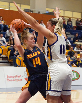 Queen's vs Laurier 06527 copy.jpg