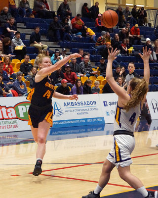 Queen's vs Laurier 06555 copy.jpg