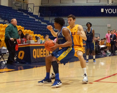 Queen's vs Laurentian 06707 copy.jpg