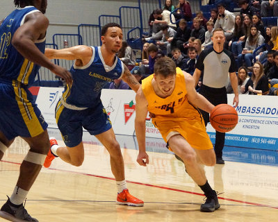 Queen's vs Laurentian 06741 copy.jpg