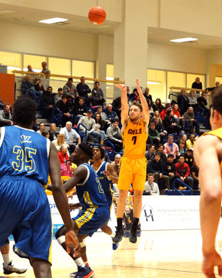 Queen's vs Laurentian 06904 copy.jpg