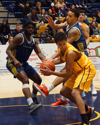 Queen's vs Laurentian 06974 copy.jpg