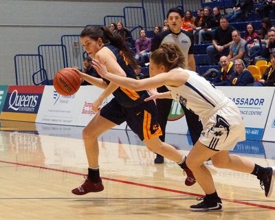 Queen's vs Nipissing 07102 copy.jpg