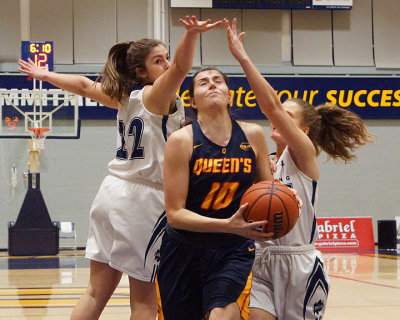 Queen's vs Nipissing 07107 copy.jpg