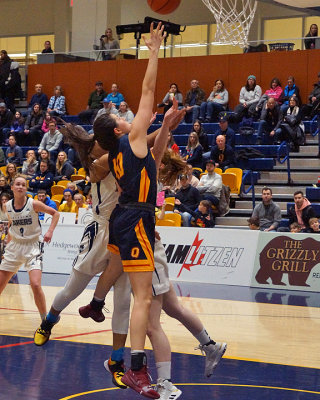 Queen's vs Nipissing 07327 copy.jpg