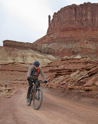 Mark on road IMG_7608.JPG