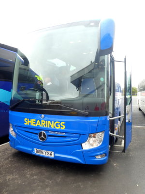 Shearings 133 (BU18 YSK) @ M5S Strensham Services