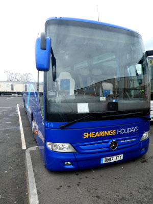 Shearings 914 (BN17 JTY) @ M5S Strensham Services