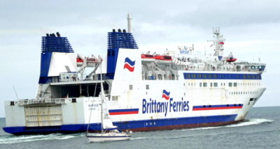 'BARFLEUR' - @ Sandbanks Chain Ferry, Poole Harbour (leaving)
