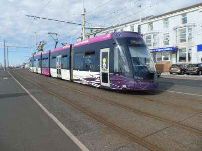 Bombardier Flexity2 009 @ North Shore Heading to Star Gate