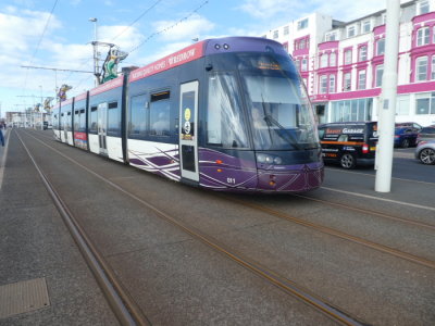 Bombardier Flexity2 011 @ North Shore Heading to Star Gate
