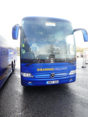 Shearings BN17 JUO @ M42S Hopwood Park Services
