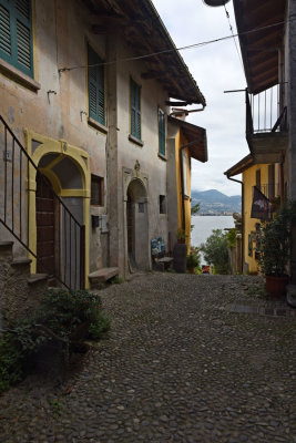 Street Scene on Isola Pescatori