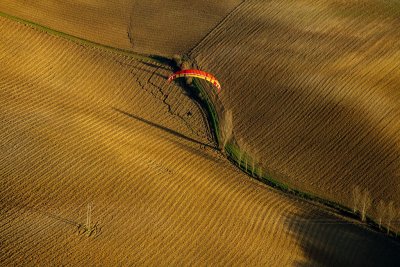 La Piège s'ouvre pour nous