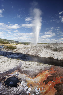 Beehive Geyser eruption