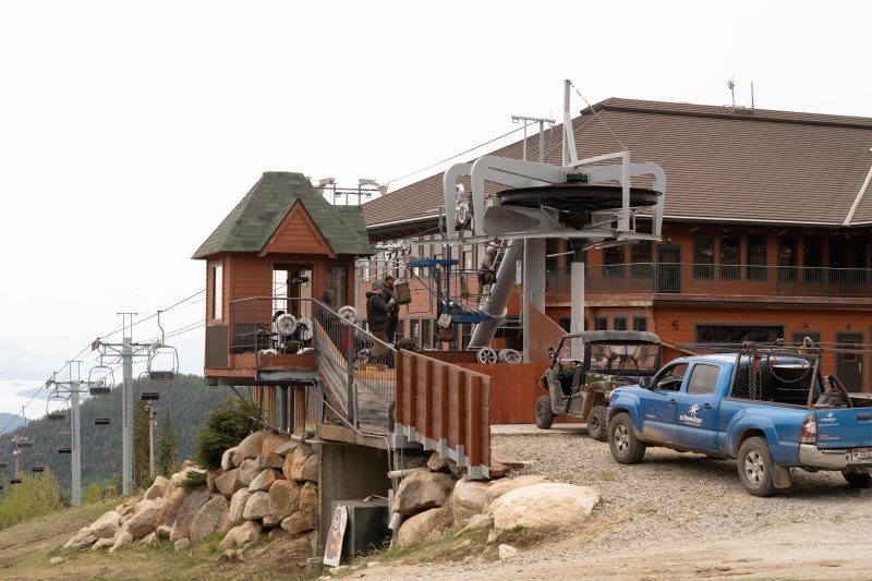 schweitzer lift base.jpg