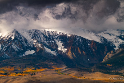 fall colors of Eastern Sierra mountains