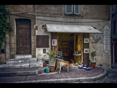 Corner Shop-St Tropez
