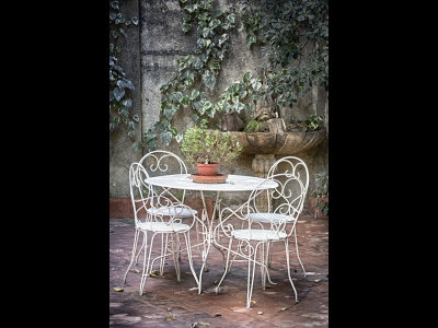 Courtyard table and chairs - Cogolin