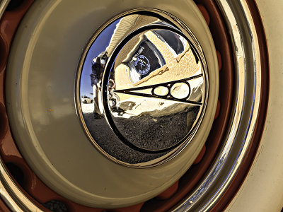 36 Ford coupe V8 hubcap reflections