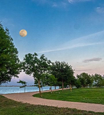 Full moon over Lake Pflugerville. (4/25)