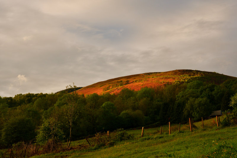 Golden sun above Caergarw.