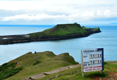 Safe crossing times for 'The Causeway'.