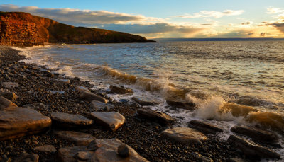 High tide looking towards Trwyn-y-Wytch.