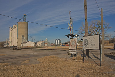 Helena, Oklahoma Concrete Grain Elevator.-South Side.
