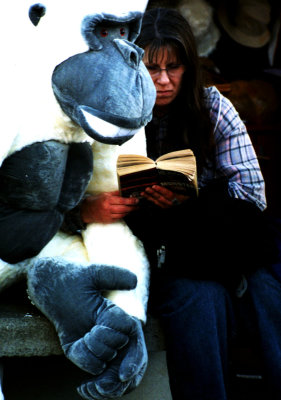 Reading w Monkey PSRS 822.jpg