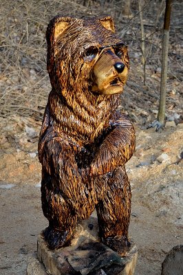 Bench end bear