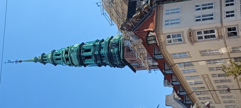 Warburg's House with the spire of St. Nicholas Church behind
