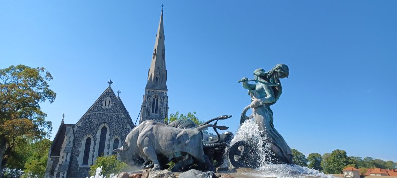 Gefion Fountain, Sweden's largest lake, Vanern is supposedly where the chunk came from