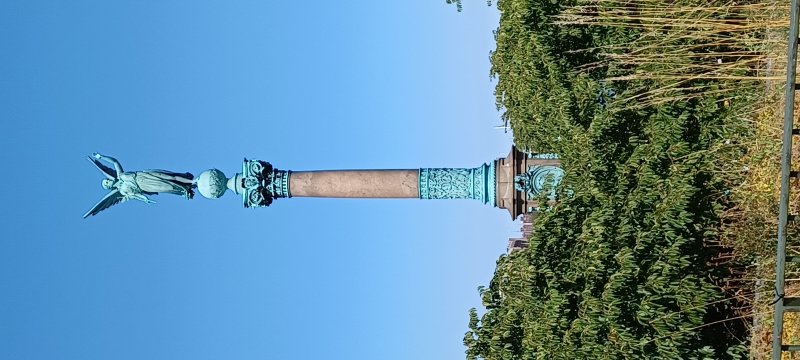 Ivar Huitfeldt Column war memorial