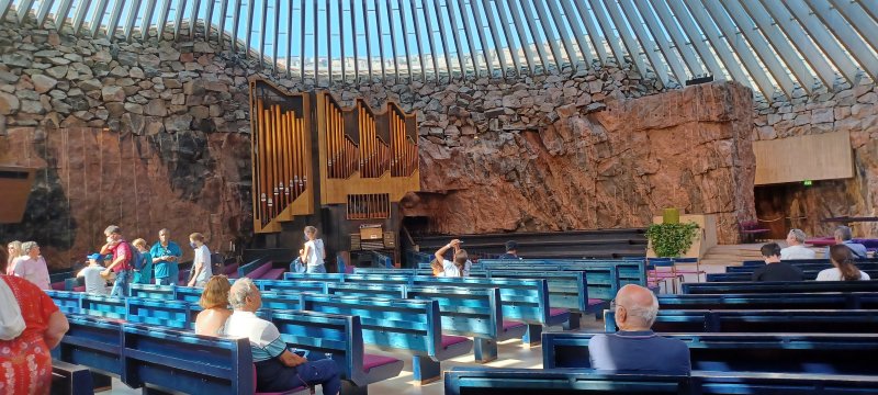 Used frequently as a concert venue due to its excellent acoustics created by the rough, virtually unworked rock surfaces