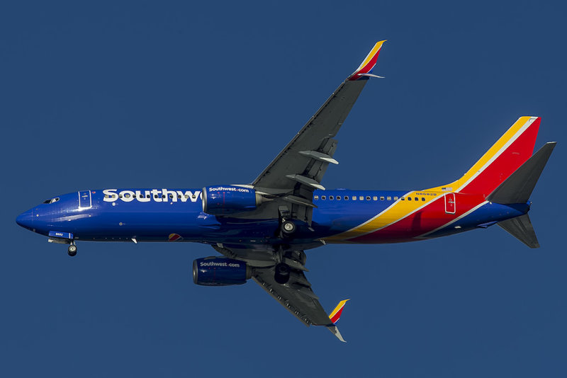 Southwest Airlines Boeing 737-8H4 N8682B