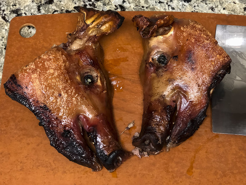 8/24/2019 Roasted Pig Head