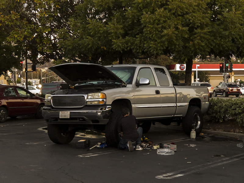10/15/2019  Auto repair in the Safeway parking lot