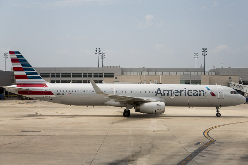 American Airlines Airbus A321-231 N124AA