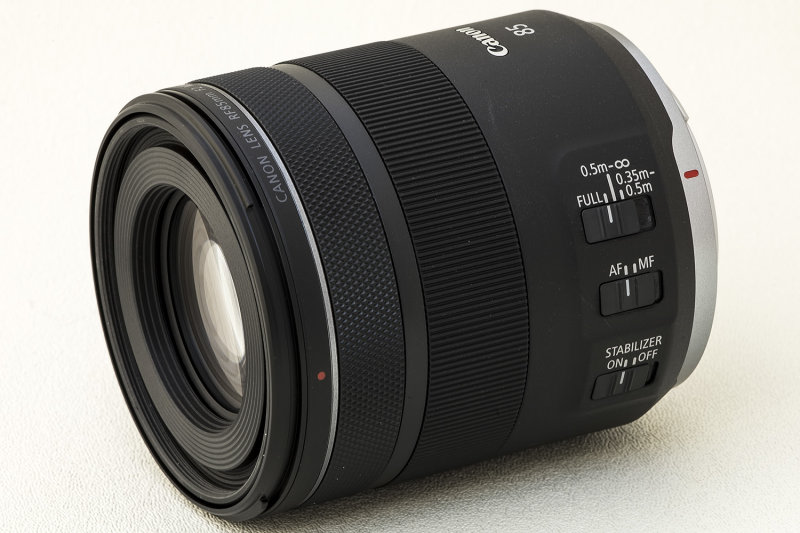 Canon RF 85mm f/2 Macro IS STM