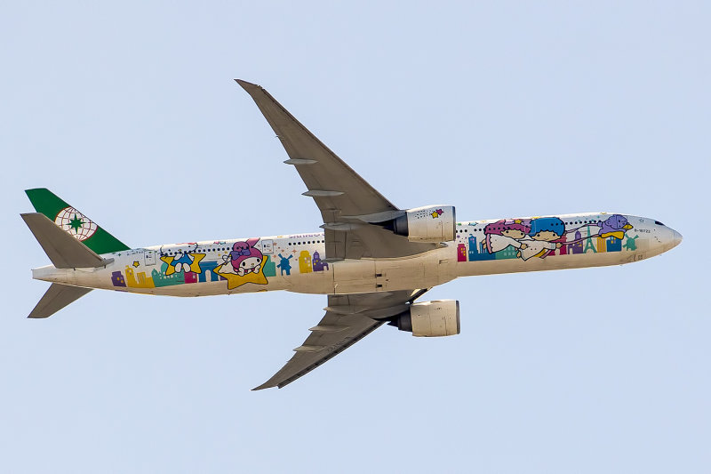 3/12/2021  EVA Airways Boeing 777-36N(ER) #42107  Hello Kitty Shining Star  B-16722