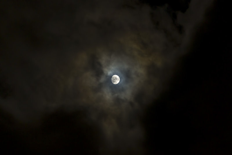 10/17/2021  Moon through clouds