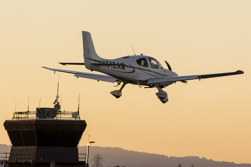 11/21/2021  Zeus Aero LLC Cirrus SR20 #2332  N512AM landing at Palo Alto Airport PAO/KPAO
