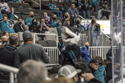 Vancouver Canucks vs San Jose Sharks - 02/17/2022