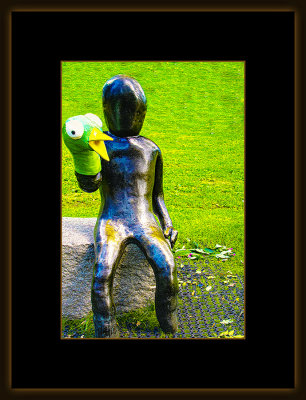 614 = Ansiktsløs mann av Evald Møller Johansen i Slottsparken = _29A9427.jpg