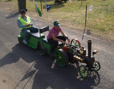 Small traction engine