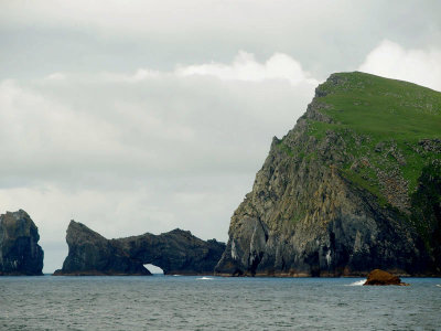 703: Rocks between Hirta and Soay