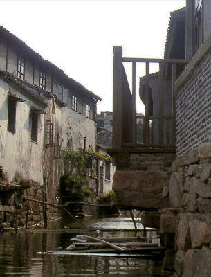 A side street on the canals