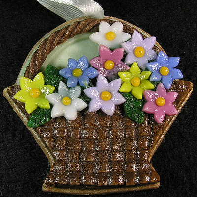 Flower Tart Ornament Size: 2.53 Price: SOLD 