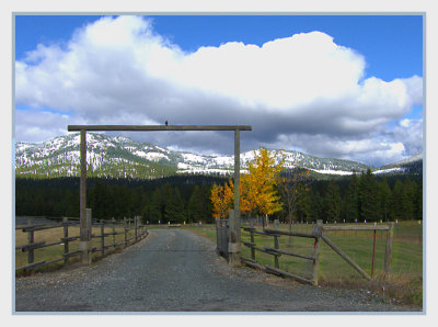 Gateway to Huckleberry Mts